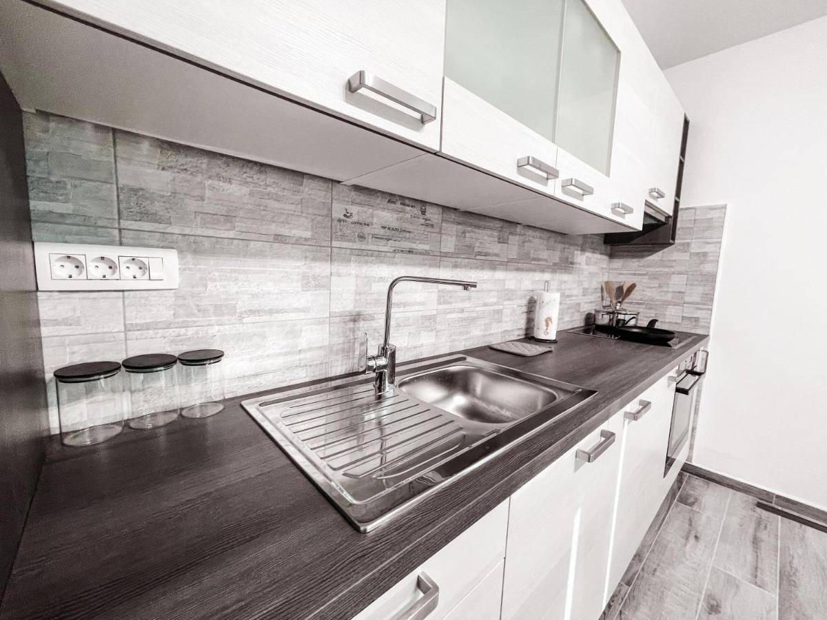 Riad Apartments Premium Zgornje Skofije Kültér fotó