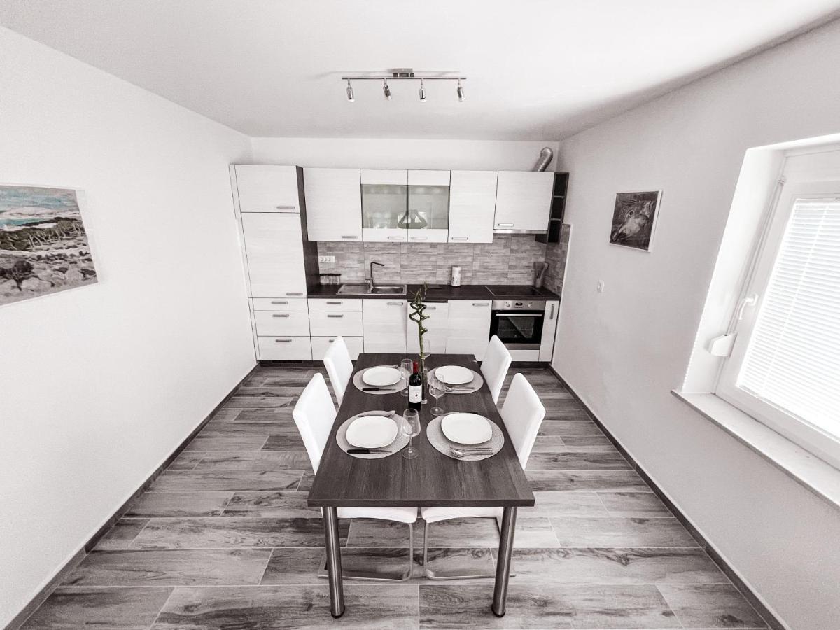 Riad Apartments Premium Zgornje Skofije Kültér fotó