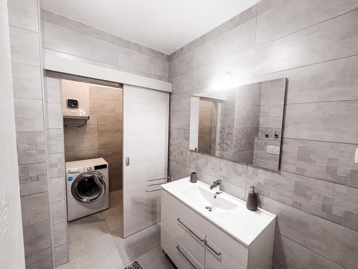 Riad Apartments Premium Zgornje Skofije Kültér fotó