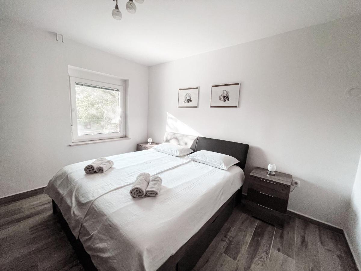 Riad Apartments Premium Zgornje Skofije Kültér fotó