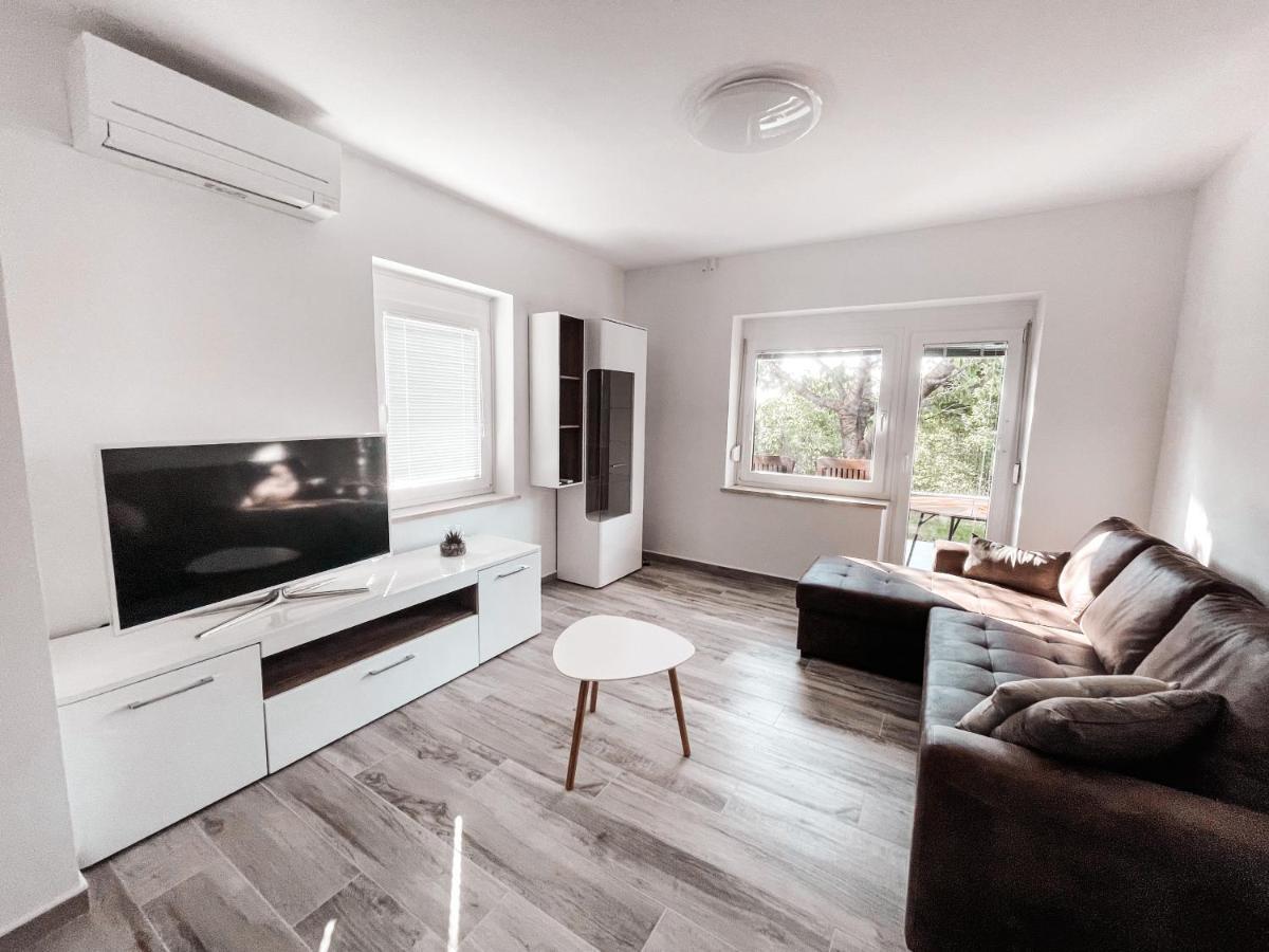 Riad Apartments Premium Zgornje Skofije Kültér fotó