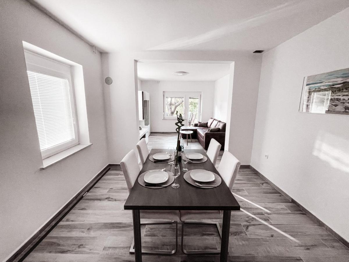 Riad Apartments Premium Zgornje Skofije Kültér fotó