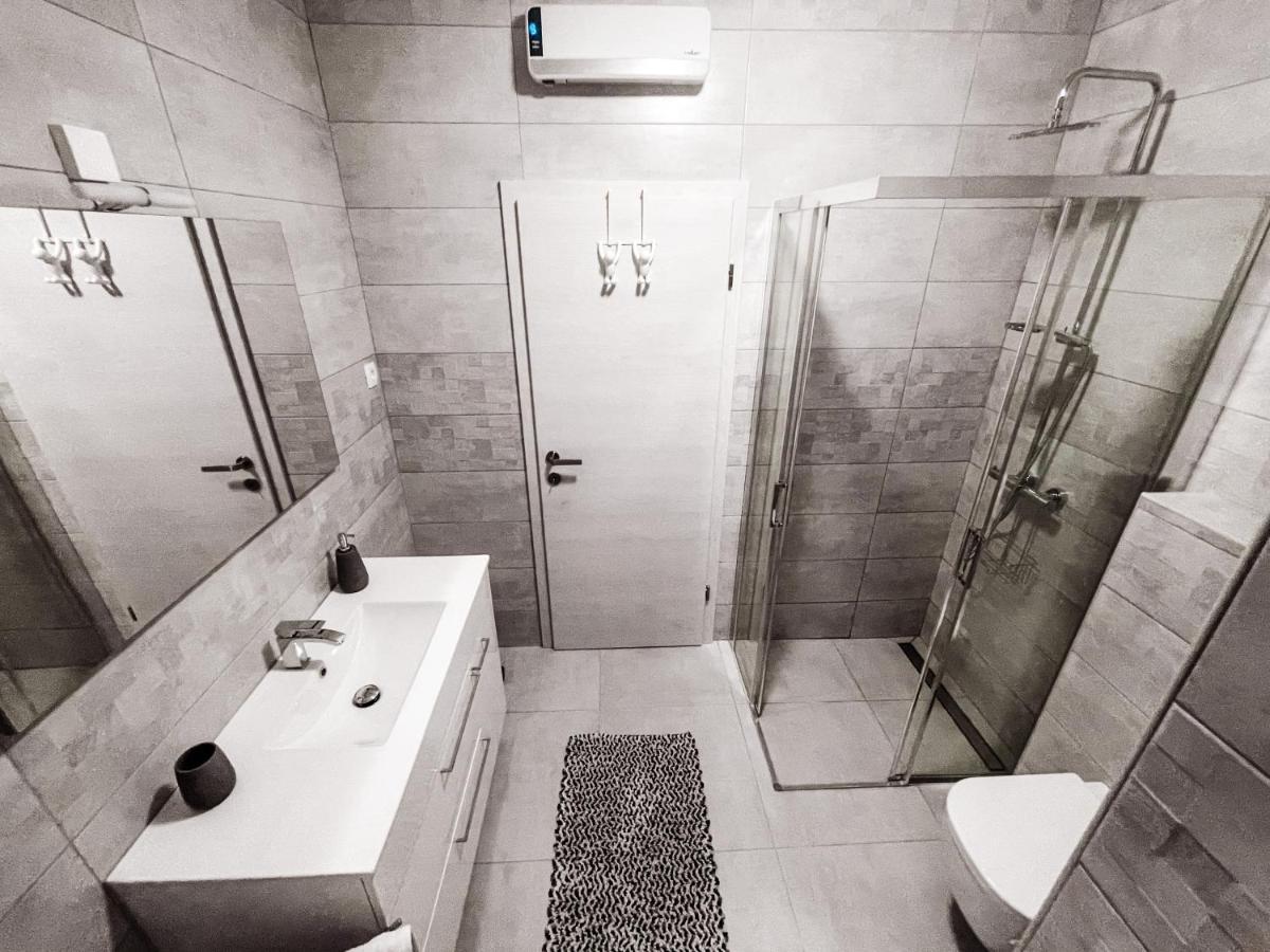 Riad Apartments Premium Zgornje Skofije Kültér fotó