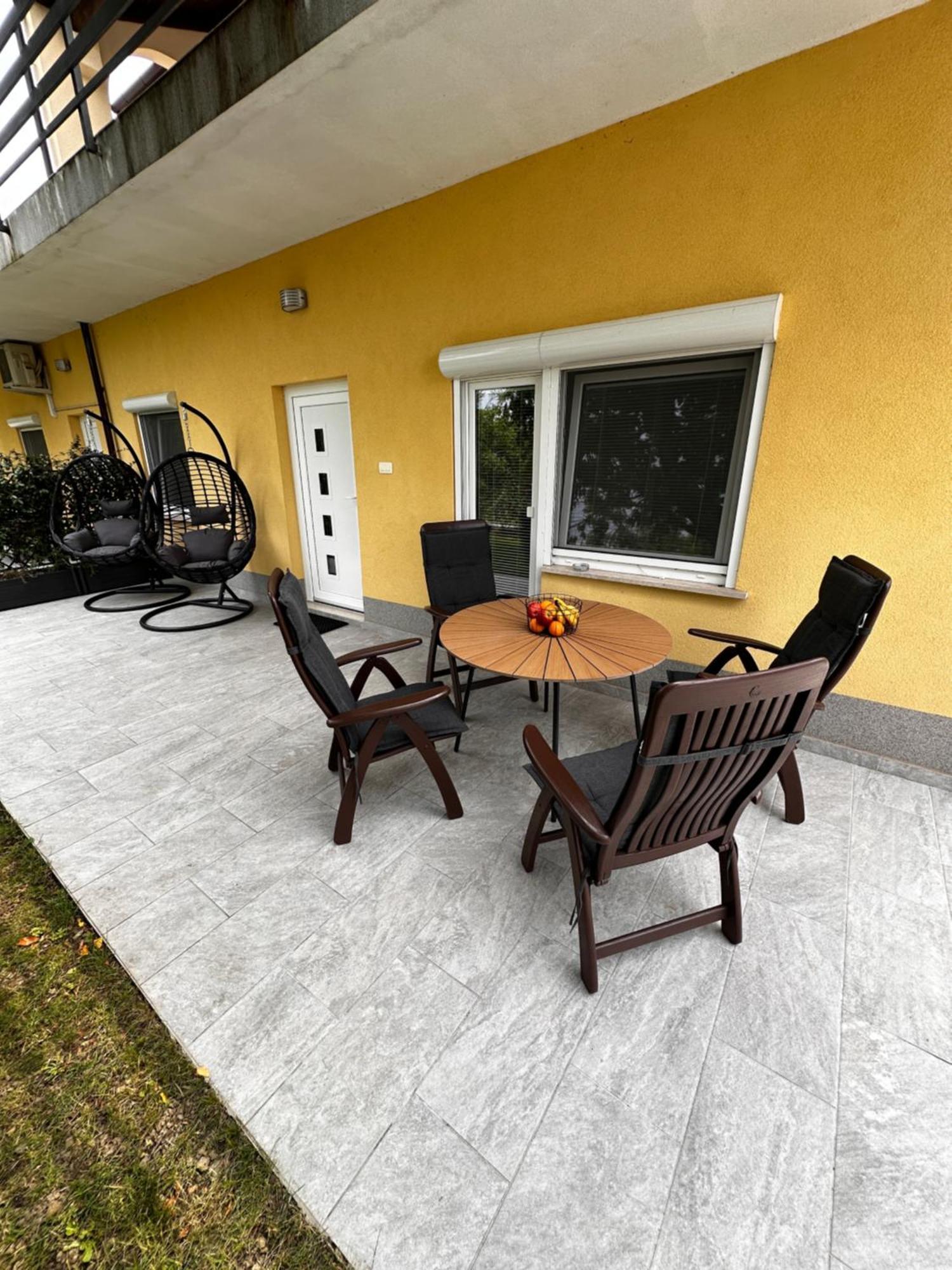 Riad Apartments Premium Zgornje Skofije Kültér fotó